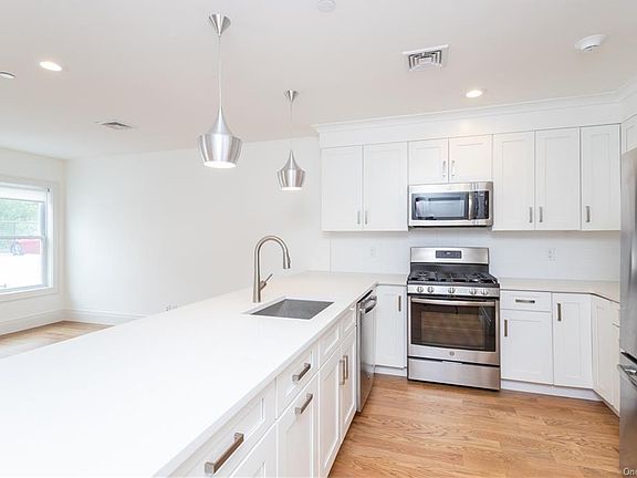 5th image of 121 Fisher Ave APT 12