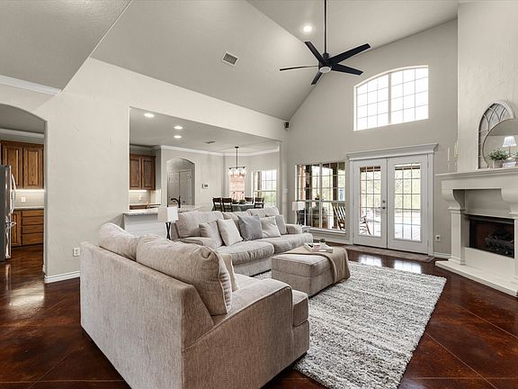 5th image of 622 Greenwood Rd