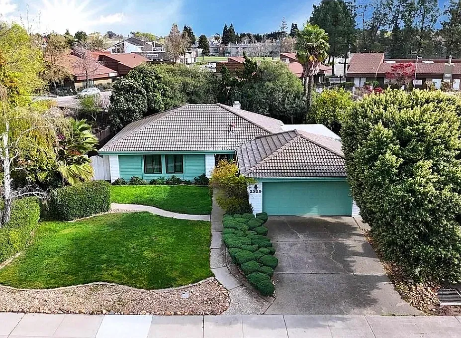 2329 Lido Cir