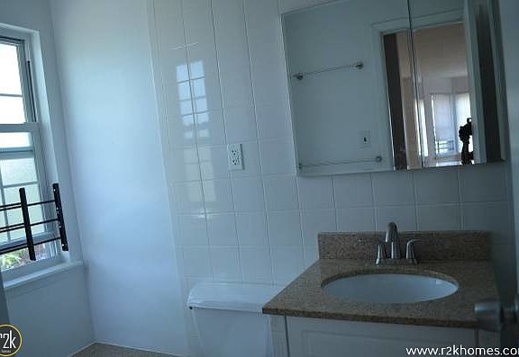 3rd image of 1401 Bonnie Ln #2