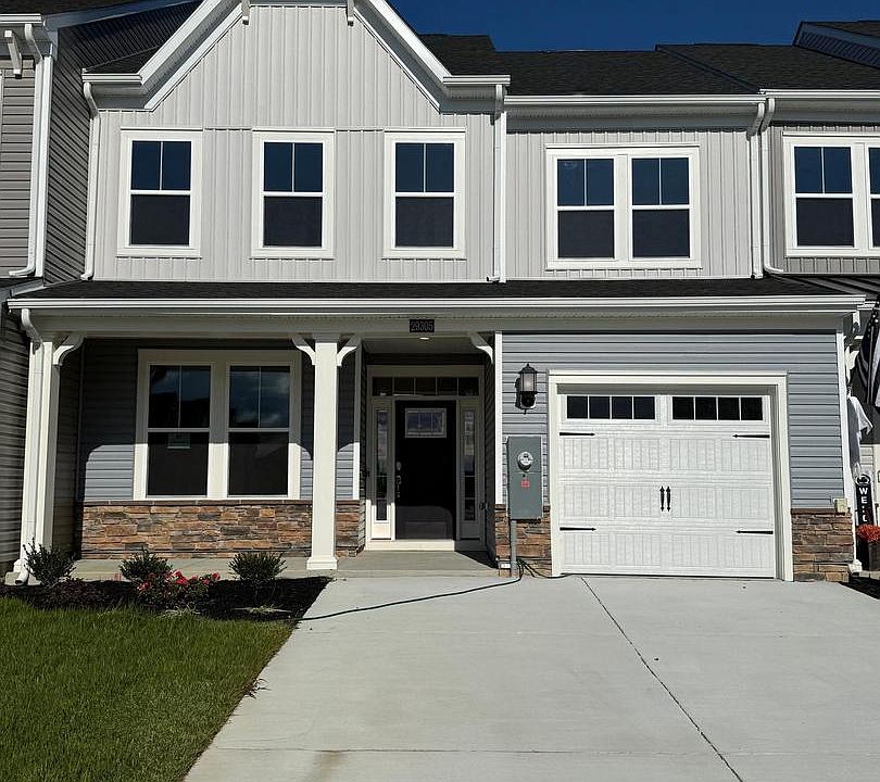 1st image of 29305 Oxford Dr