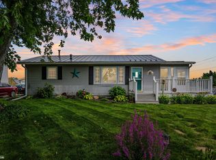 1201 Rolling Meadows Rd, Marshalltown, IA 50158