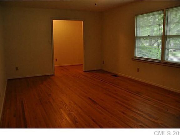 4th image of 8432 Amelia Dr