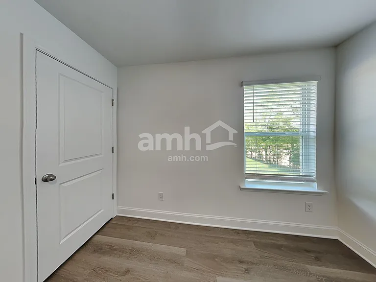 1112 Livengood Way — Photo 19