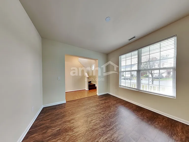 3012 Cardinal Lake Dr — Photo 5
