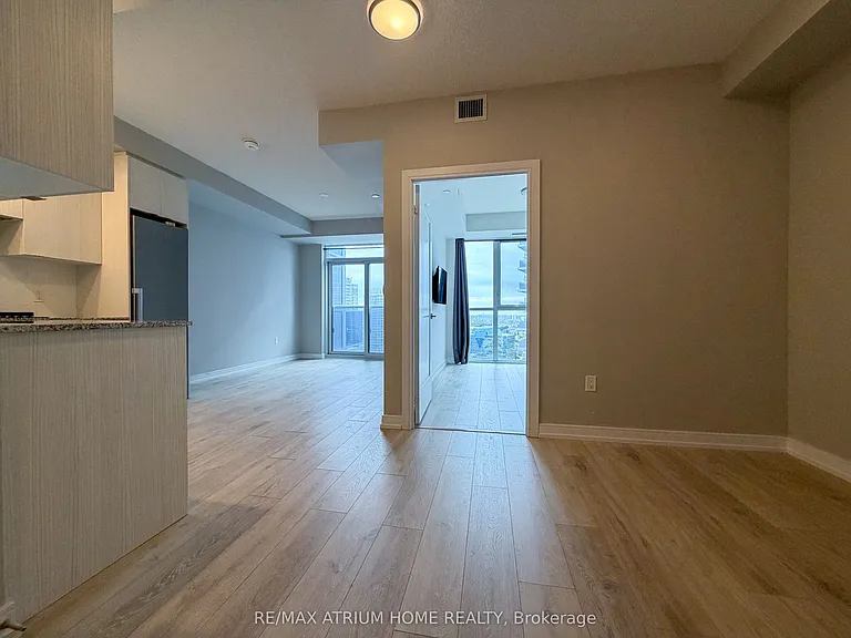 225 Village Green Sq #2705 — Photo 2