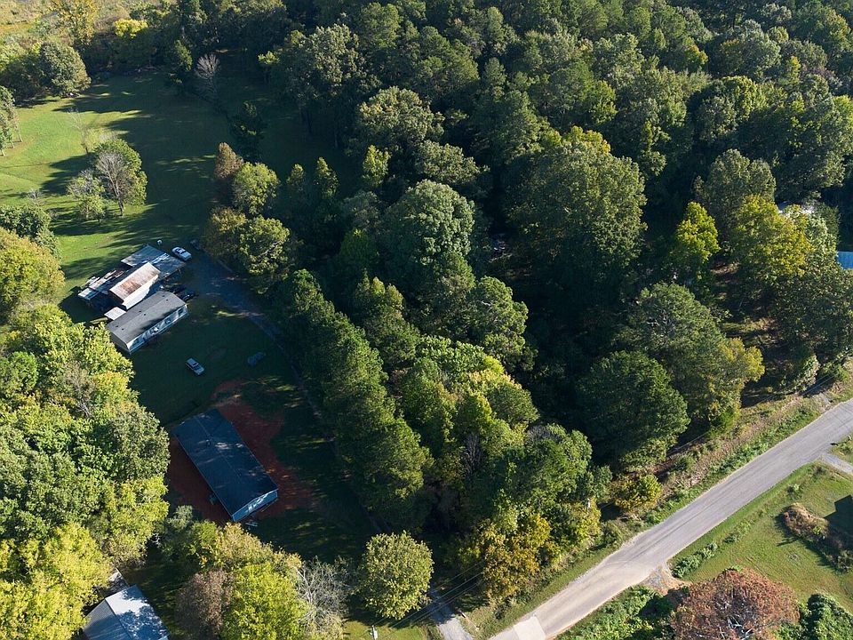2nd image of 441 New Zion Hill Rd SE