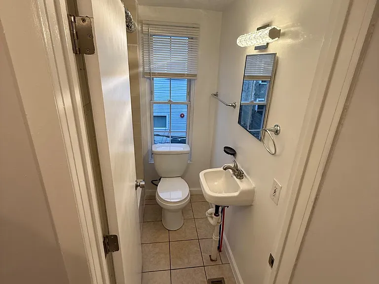 2040 N Darien St — Photo 16