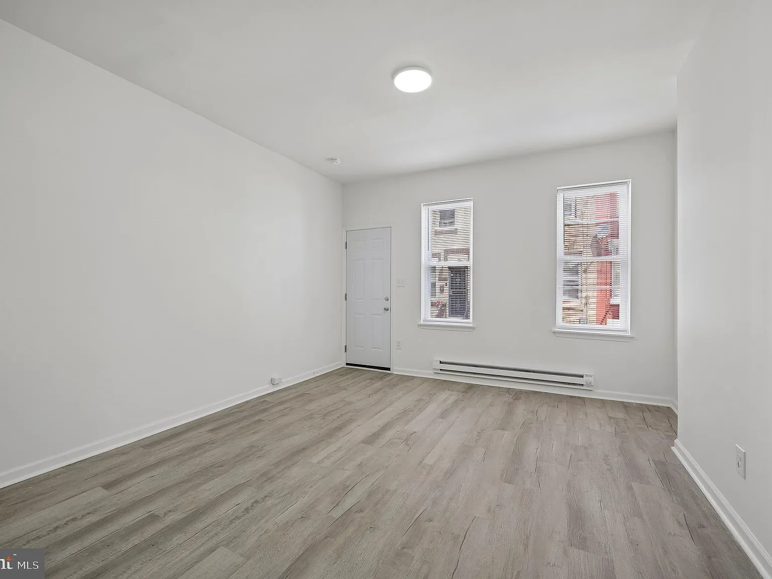 4 bed, 1.0 bath, 1024 sqft, $1,375 — Photo 3