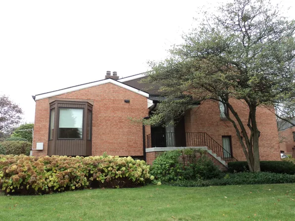 19W286 Governors Trl, Oak Brook, IL 60523