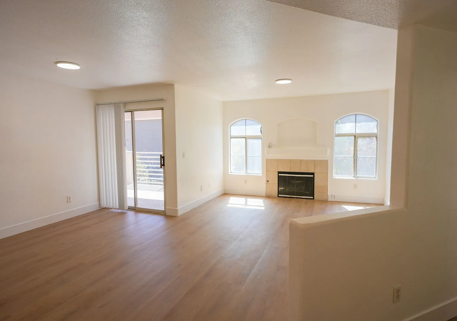 Beautifully Updated 2-Bedroom Condo in a Gated Community — Photo 2