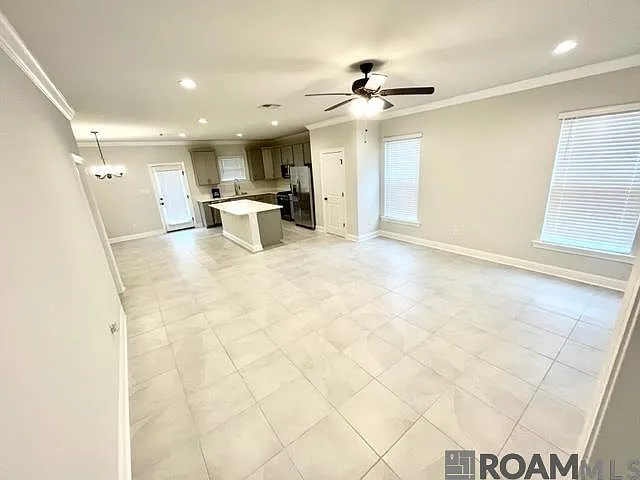 9958 Stratford Dr — Photo 2