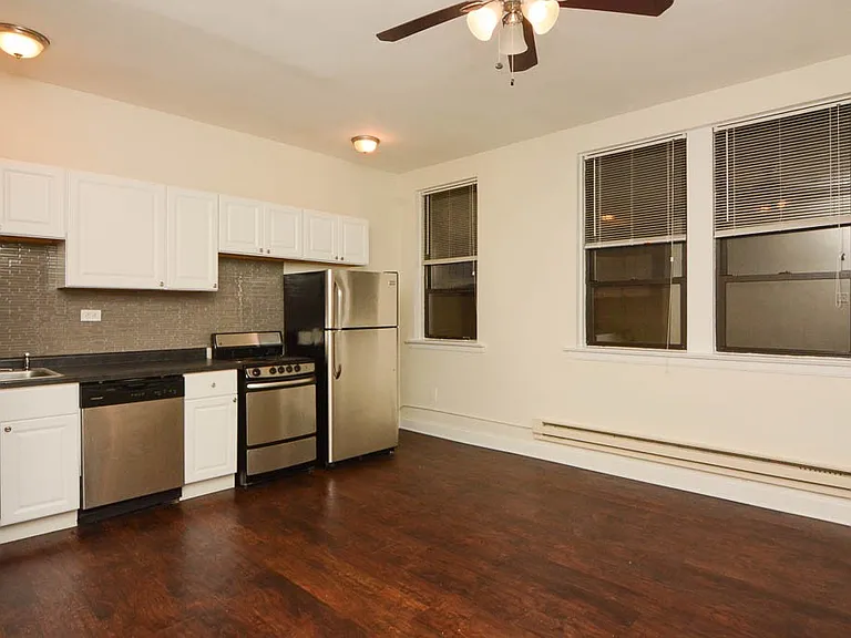 3345 N Marshfield Ave #501 — Photo 8