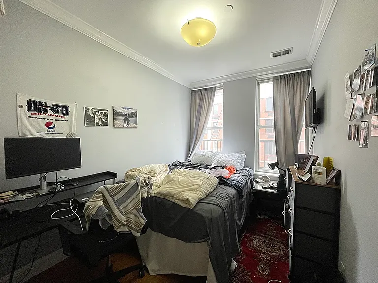 27 E 7th St #4F — Photo 9