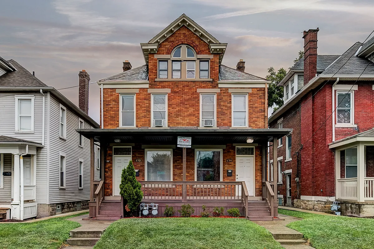 Building Photo - 172-174 E 11th Ave