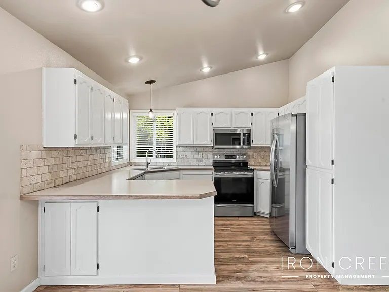 1544 E Falconrim Ct — Photo 7