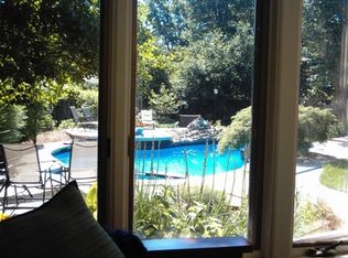 912 Jefferson Rd, Greensboro, NC 27410