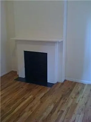 Rented by Adina Realty | media 31