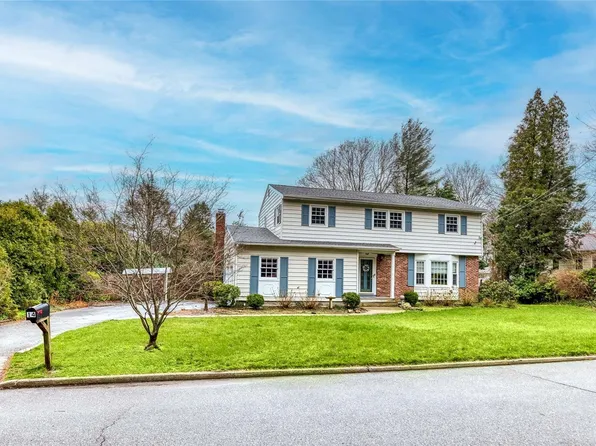 14 W Sanders Street, Greenlawn, NY 11740