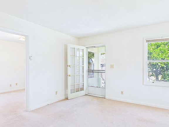 4th image of 827 Healdsburg Ave