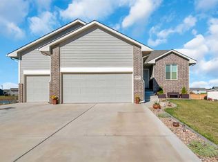 1912 E Violet Ct, Andover, KS 67002