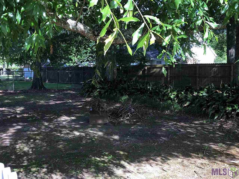 1st image of 17541 Ashton Ave