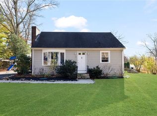 15 Lloyd Dr, Coventry, RI 02816