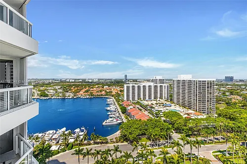 21055 Yacht Club Dr Photo 1