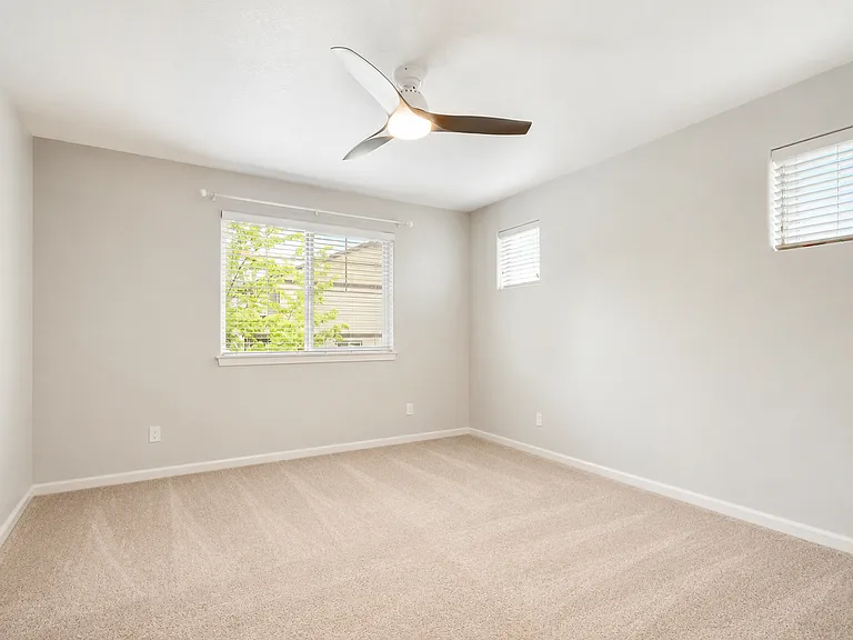 880 SW Mozart Ter — Photo 18