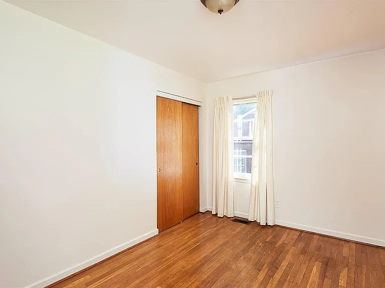 204 Zandale Dr — Photo 10