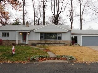 711 E White Oak Ct, Peoria, IL