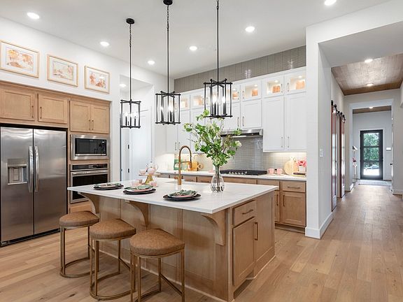 4th image of 2919 Messenger St