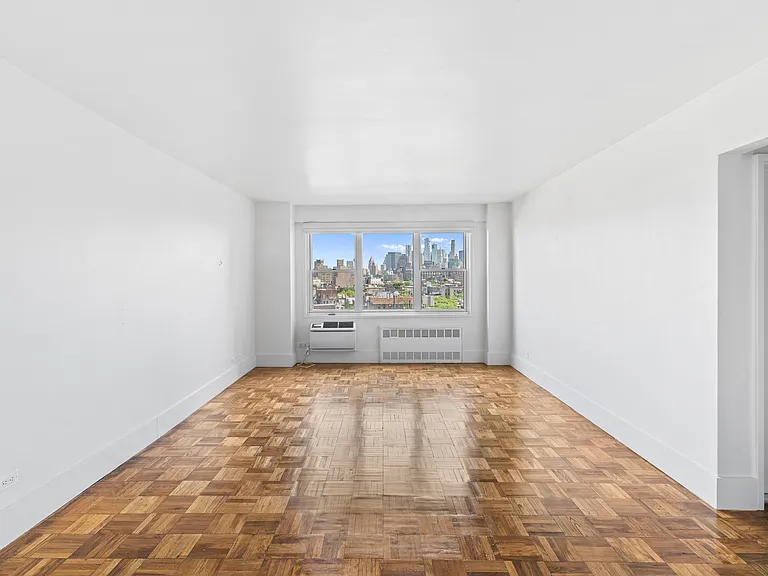 14 Horatio St #12K — Photo 3