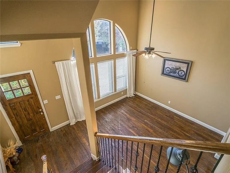 5733 Lois Ln — Photo 20