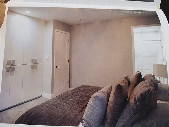 3rd image of 6832 N Hamlin Ave