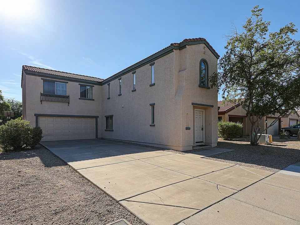 2428 S 84th Gln