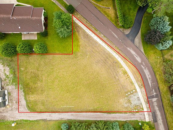 3rd image of 1899 Riverwood Dr
