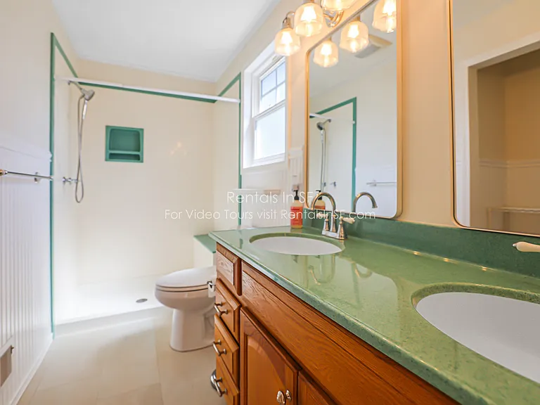 1677 Holly Ave — Photo 24