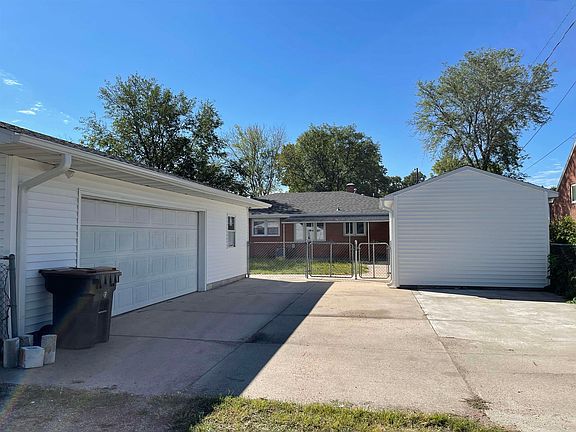 3rd image of 1601 W 5th Street