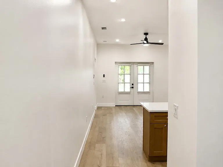 820 26th Ave E #102 — Photo 5