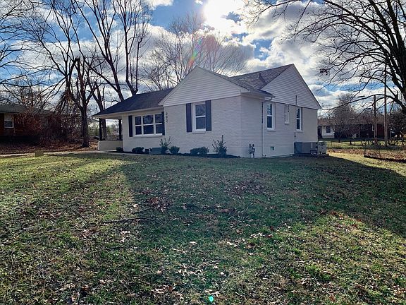5th image of 202 Hallbrook Dr