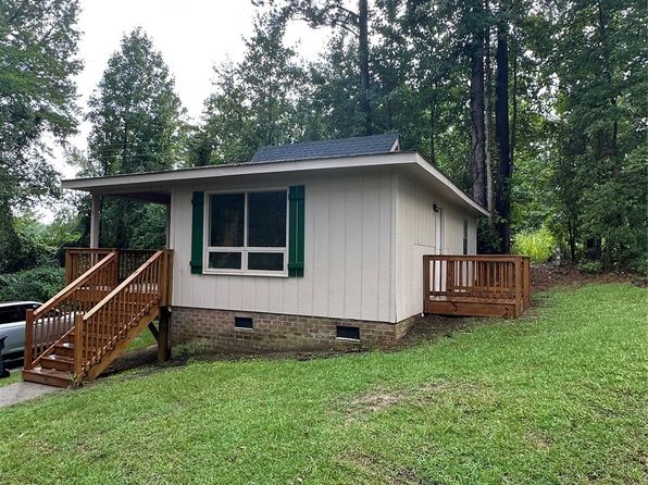 12 Village Terrace Dr, Rockingham, NC 28379