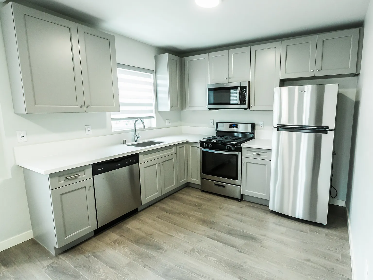 Grand View Apartments — Photo 2