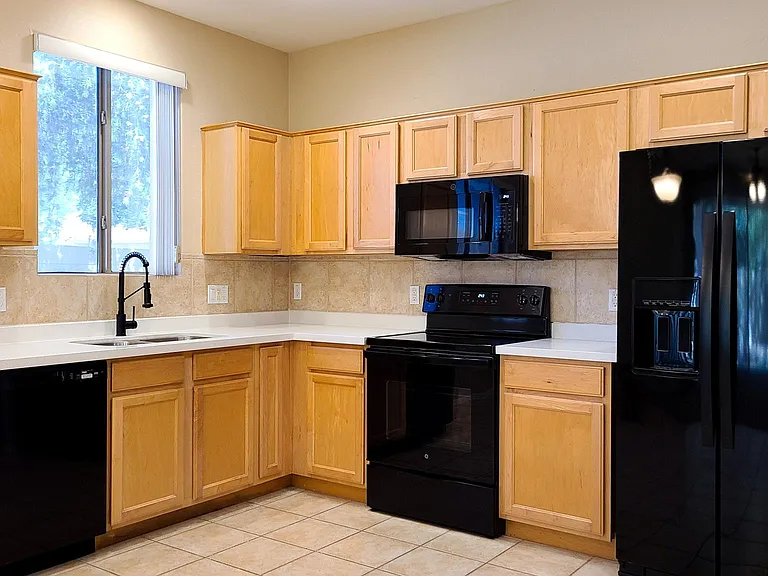 2634 E Fremont Rd — Photo 5