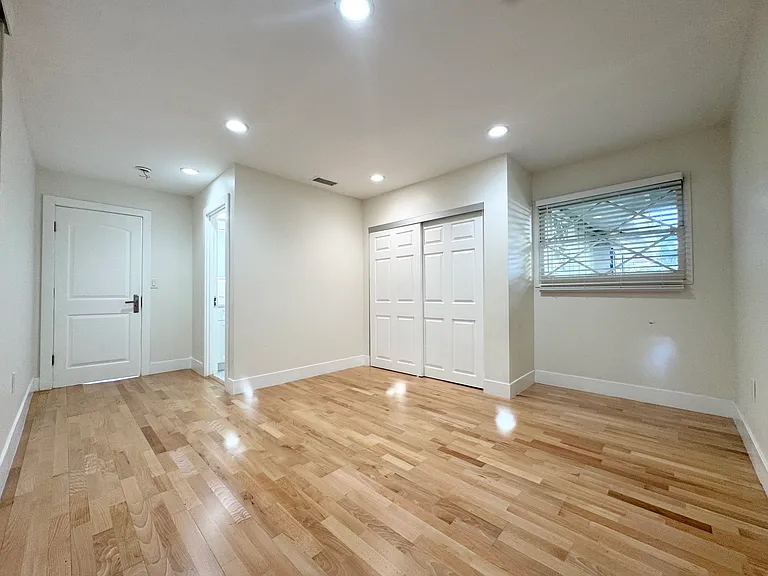 2215 El Monte Ave — Photo 13