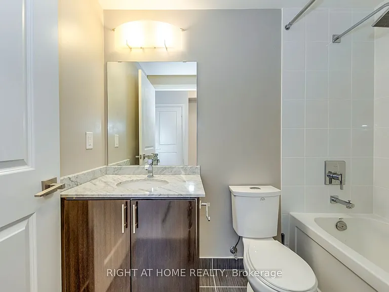 7171 Yonge St #2415 — Photo 11