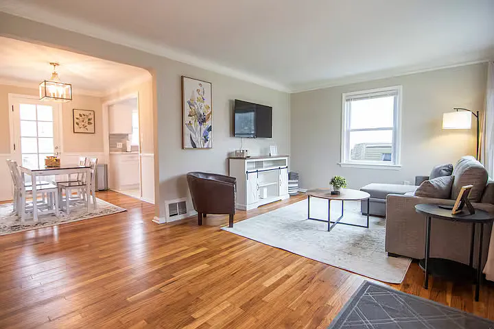 7046 Greenleaf Avenue - 1 — Photo 2