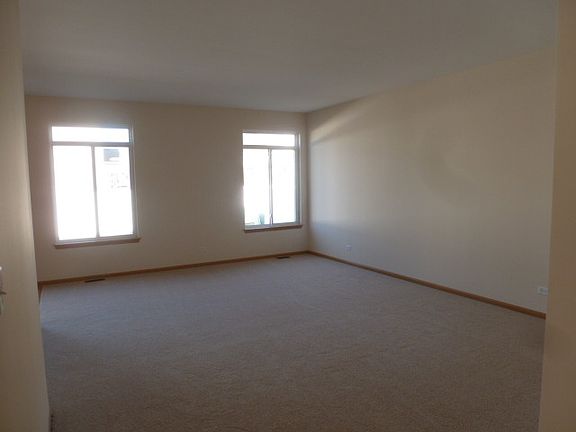 4th image of 2705 Stonebridge Dr