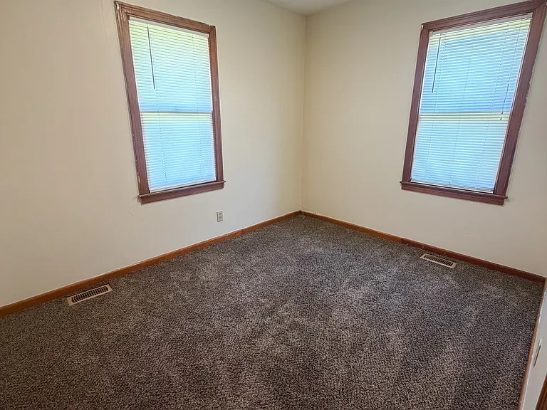 413 S Delaware Ave — Photo 5