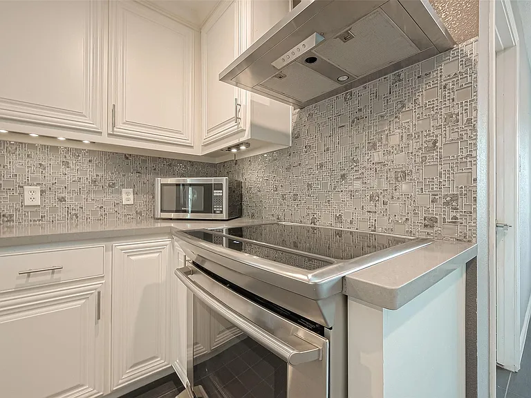 11406 High Star Dr — Photo 21